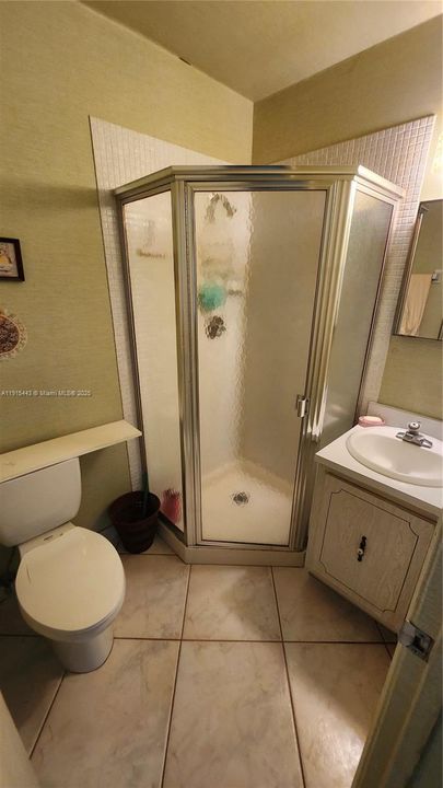 Activo con contrato: $145,000 (2 camas, 2 baños, 1335 Pies cuadrados)