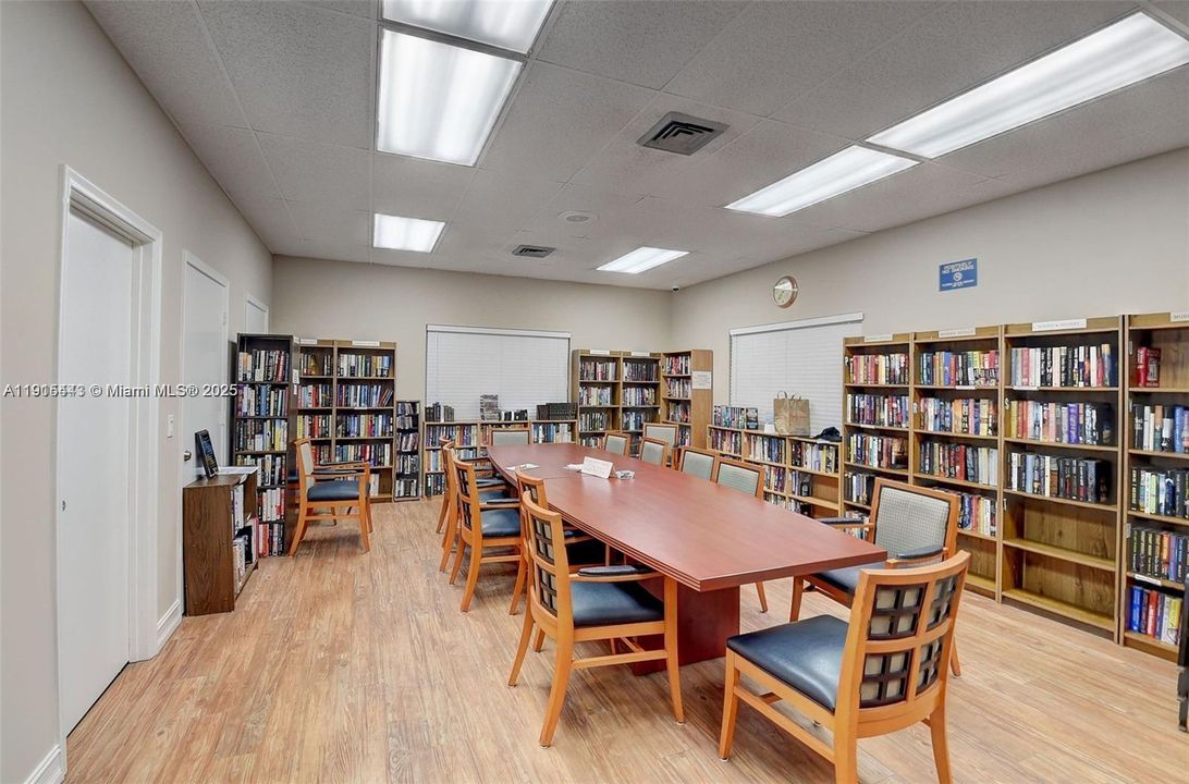 Activo con contrato: $145,000 (2 camas, 2 baños, 1335 Pies cuadrados)