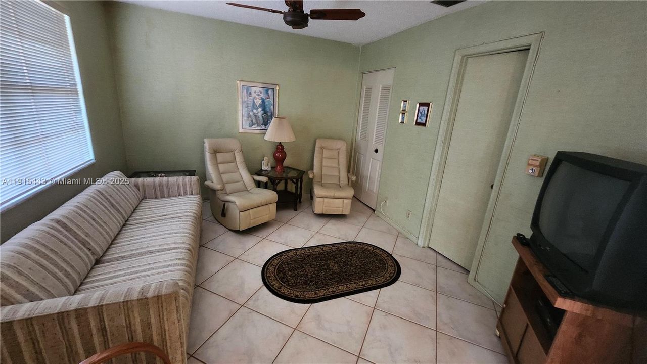 Activo con contrato: $145,000 (2 camas, 2 baños, 1335 Pies cuadrados)