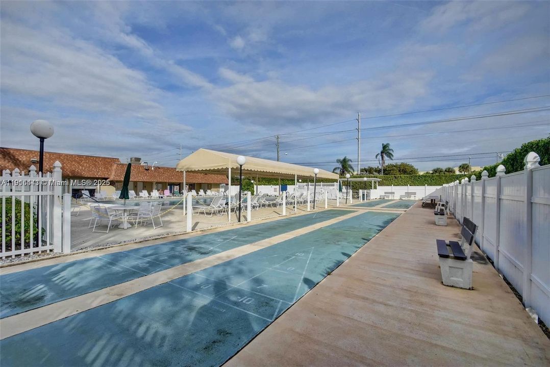 Activo con contrato: $145,000 (2 camas, 2 baños, 1335 Pies cuadrados)