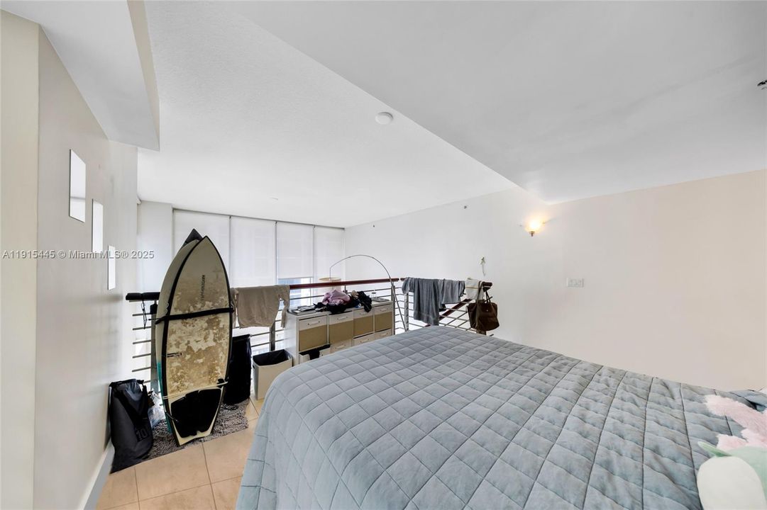 待售: $650,000 (2 贝兹, 2 浴室, 1289 平方英尺)