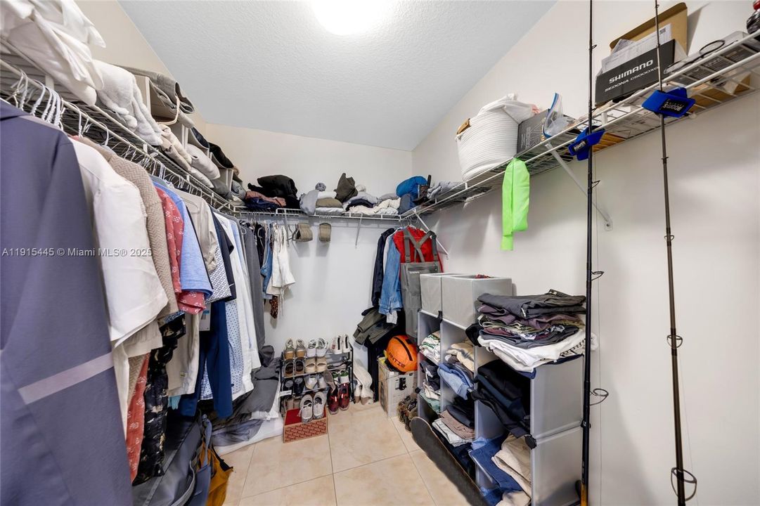 待售: $650,000 (2 贝兹, 2 浴室, 1289 平方英尺)