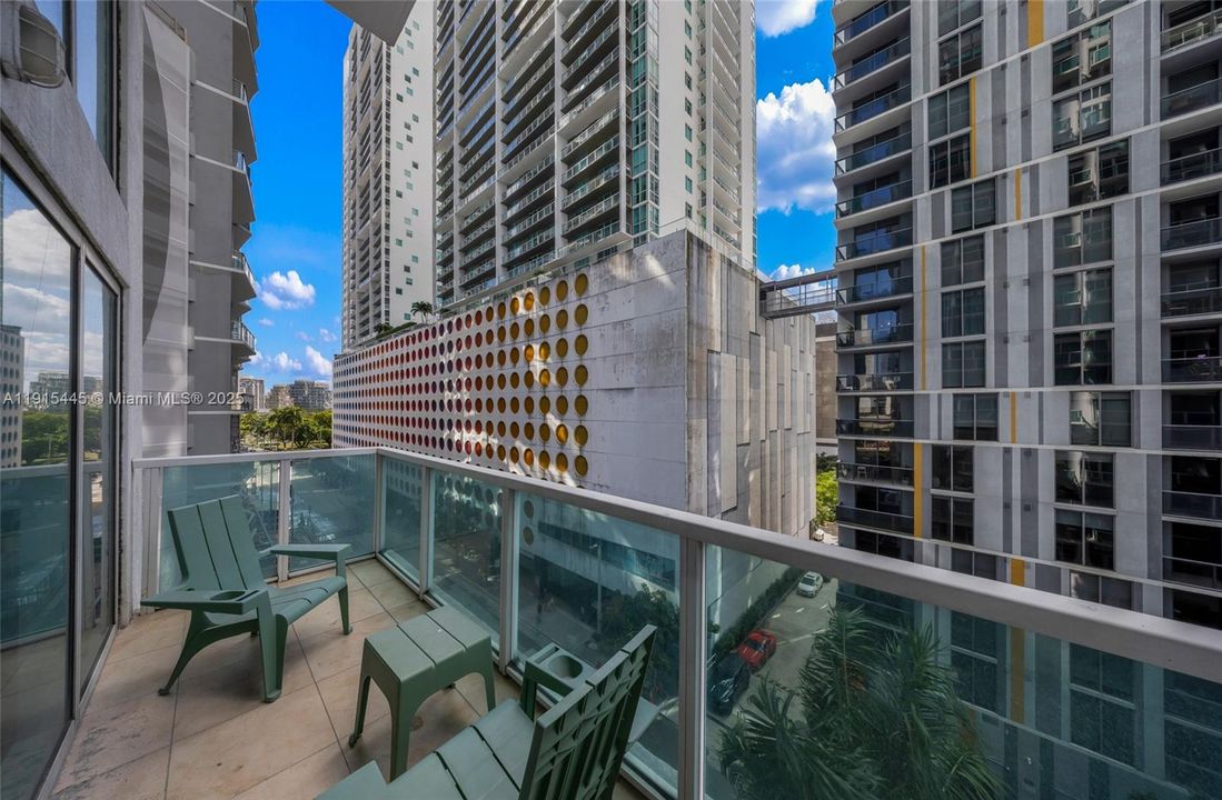 待售: $650,000 (2 贝兹, 2 浴室, 1289 平方英尺)