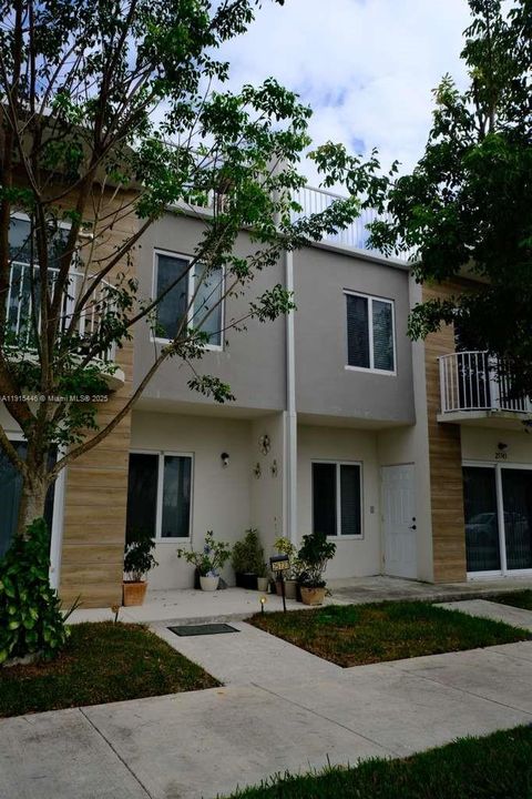 В аренду: $900 (1 спален, 1 ванн, 1398 Квадратных фут)