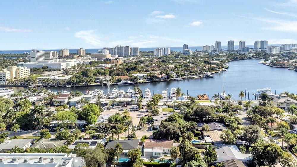 For Sale: $1,100,000 (2 beds, 2 baths, 1303 Square Feet)