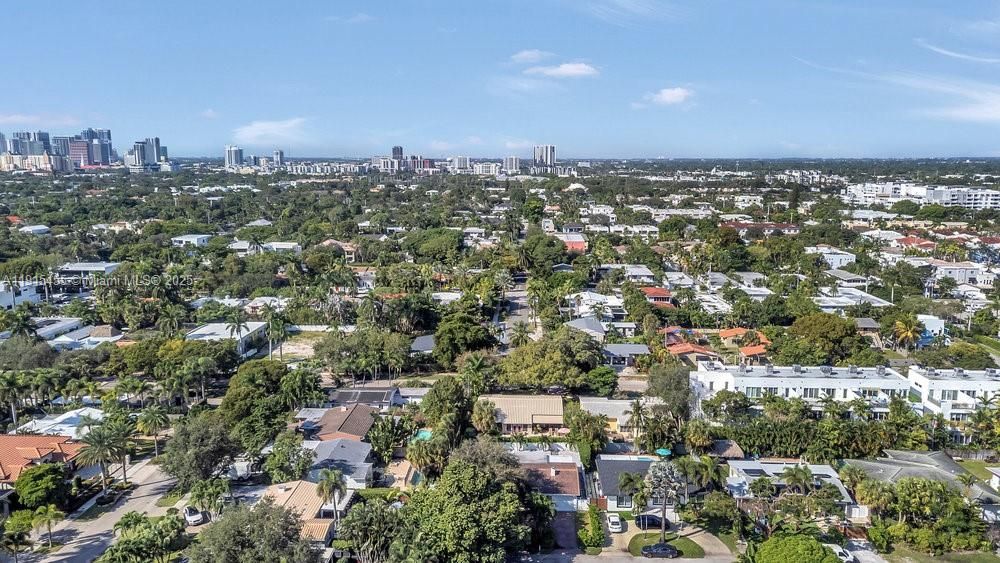 For Sale: $1,100,000 (2 beds, 2 baths, 1303 Square Feet)