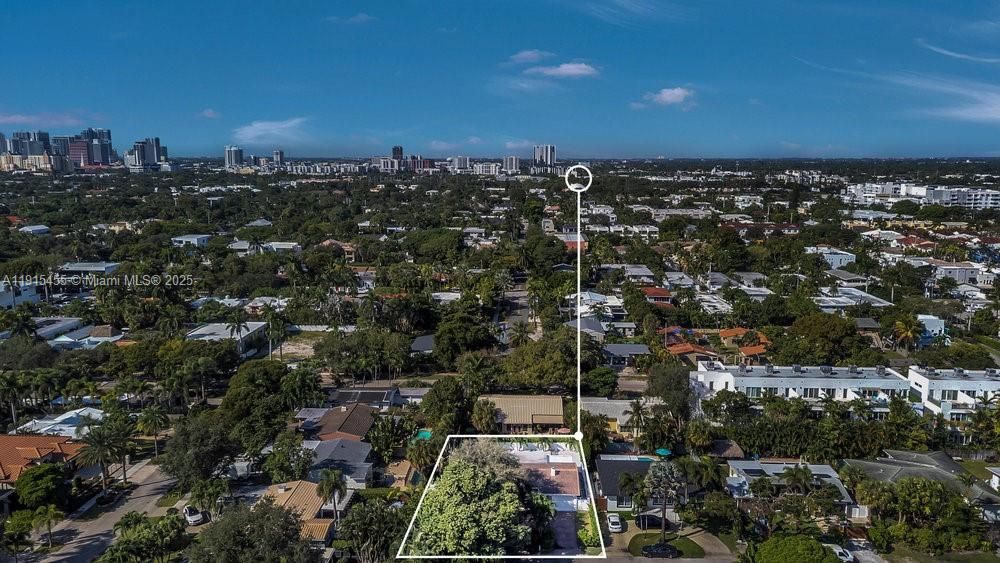 For Sale: $1,100,000 (2 beds, 2 baths, 1303 Square Feet)