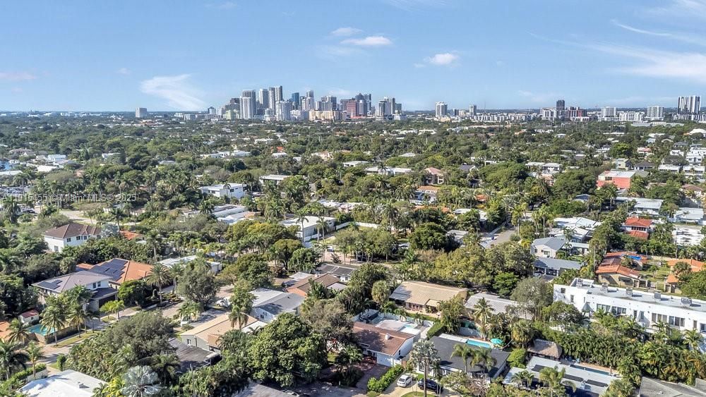 For Sale: $1,100,000 (2 beds, 2 baths, 1303 Square Feet)