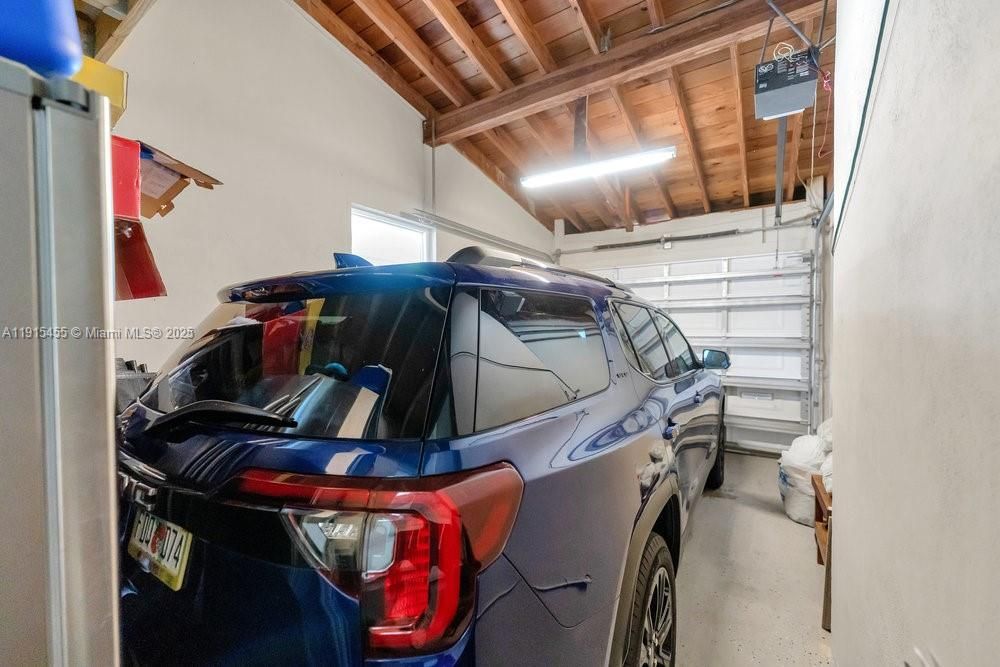 For Sale: $1,100,000 (2 beds, 2 baths, 1303 Square Feet)