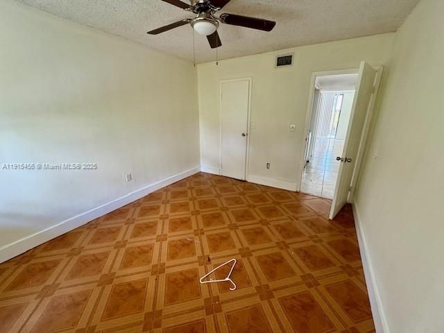 В аренду: $1,800 (2 спален, 2 ванн, 1003 Квадратных фут)