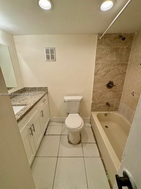 В аренду: $1,800 (2 спален, 2 ванн, 1003 Квадратных фут)