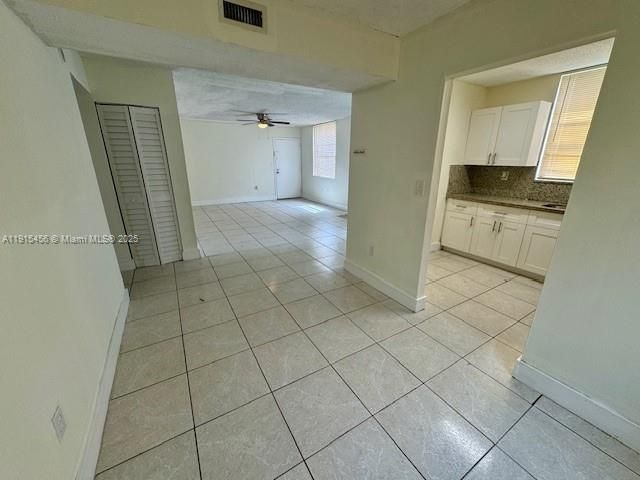 В аренду: $1,800 (2 спален, 2 ванн, 1003 Квадратных фут)