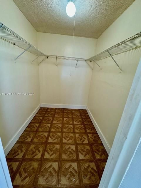 В аренду: $1,800 (2 спален, 2 ванн, 1003 Квадратных фут)