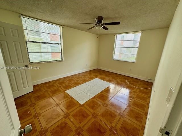 В аренду: $1,800 (2 спален, 2 ванн, 1003 Квадратных фут)