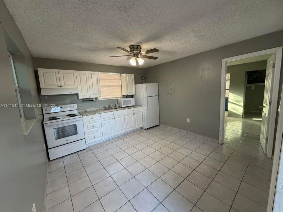 For Rent: $1,625 (1 beds, 1 baths, 2868 Square Feet)