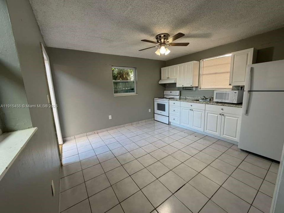 For Rent: $1,625 (1 beds, 1 baths, 2868 Square Feet)