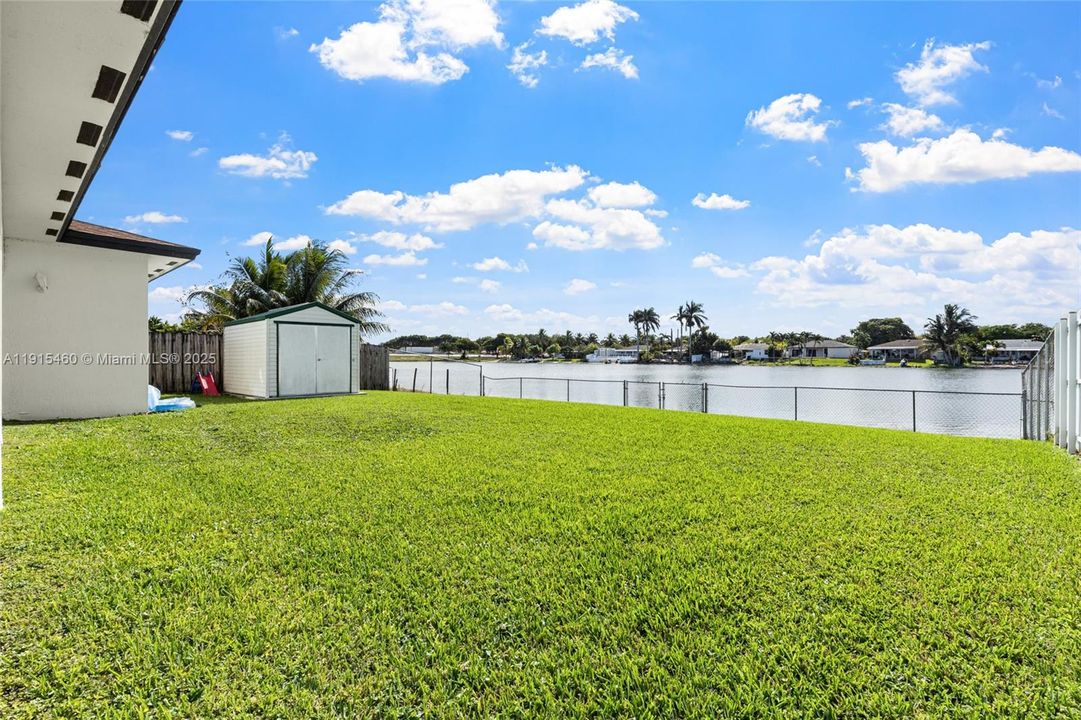 待售: $550,000 (3 贝兹, 2 浴室, 1388 平方英尺)