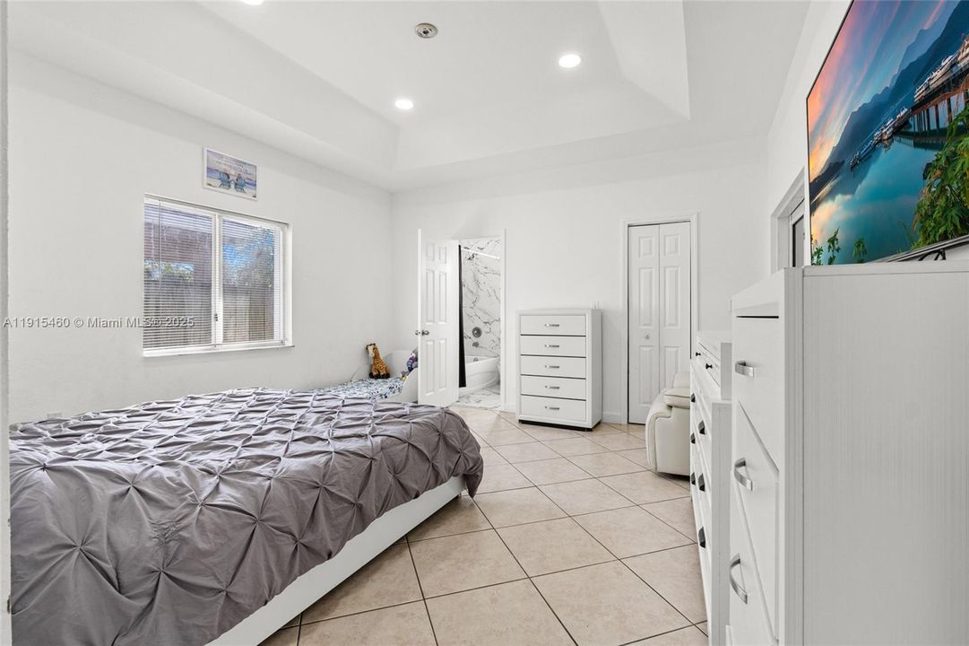 待售: $550,000 (3 贝兹, 2 浴室, 1388 平方英尺)