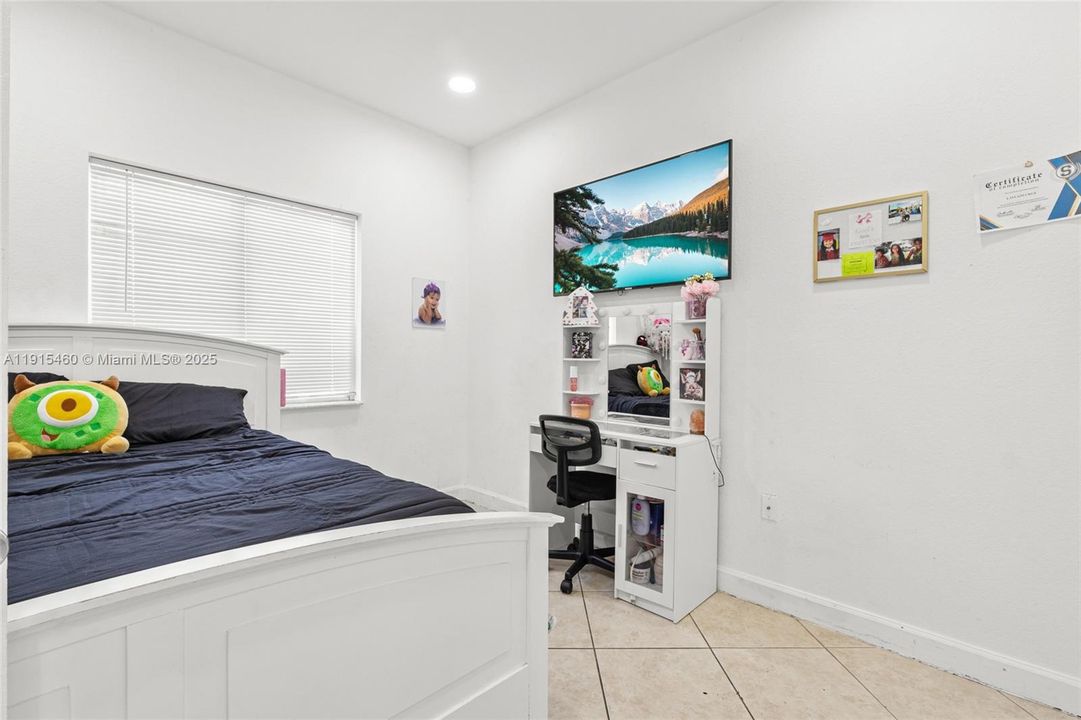 待售: $550,000 (3 贝兹, 2 浴室, 1388 平方英尺)