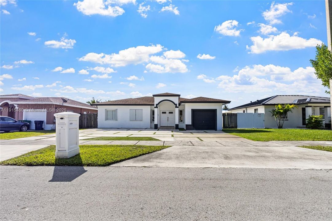 待售: $550,000 (3 贝兹, 2 浴室, 1388 平方英尺)