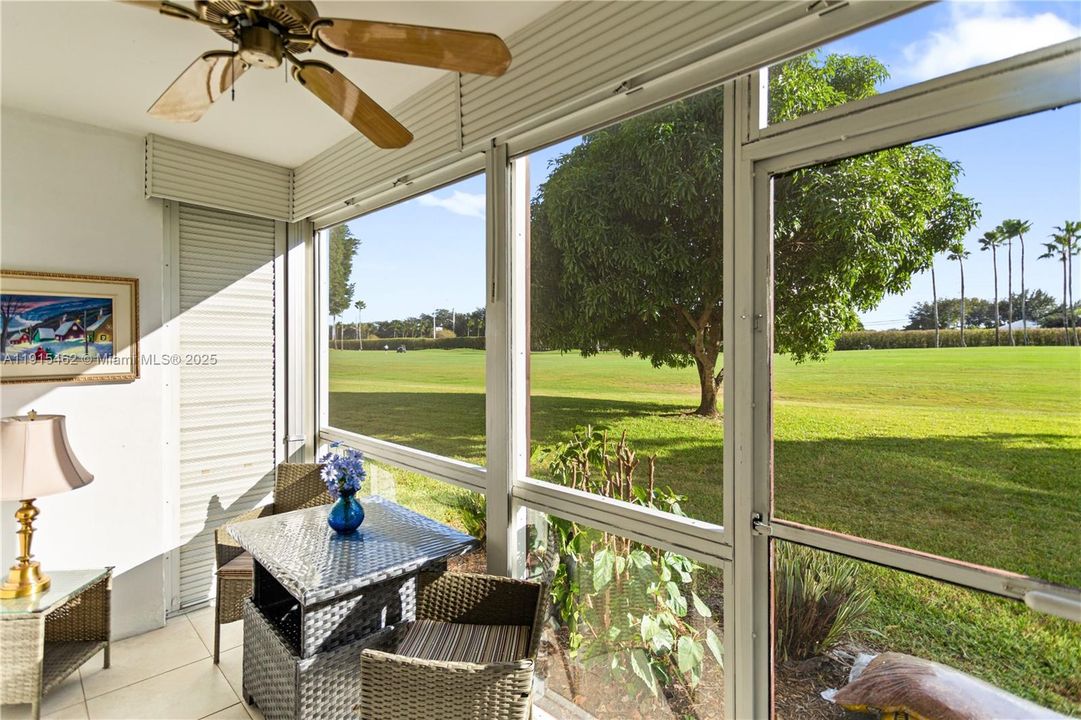 For Sale: $179,900 (1 beds, 1 baths, 900 Square Feet)