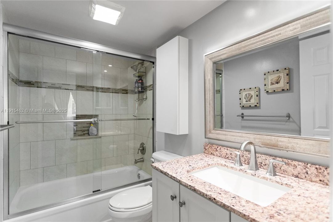 For Sale: $179,900 (1 beds, 1 baths, 900 Square Feet)