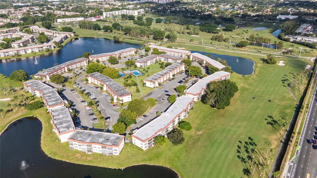 For Sale: $179,900 (1 beds, 1 baths, 900 Square Feet)