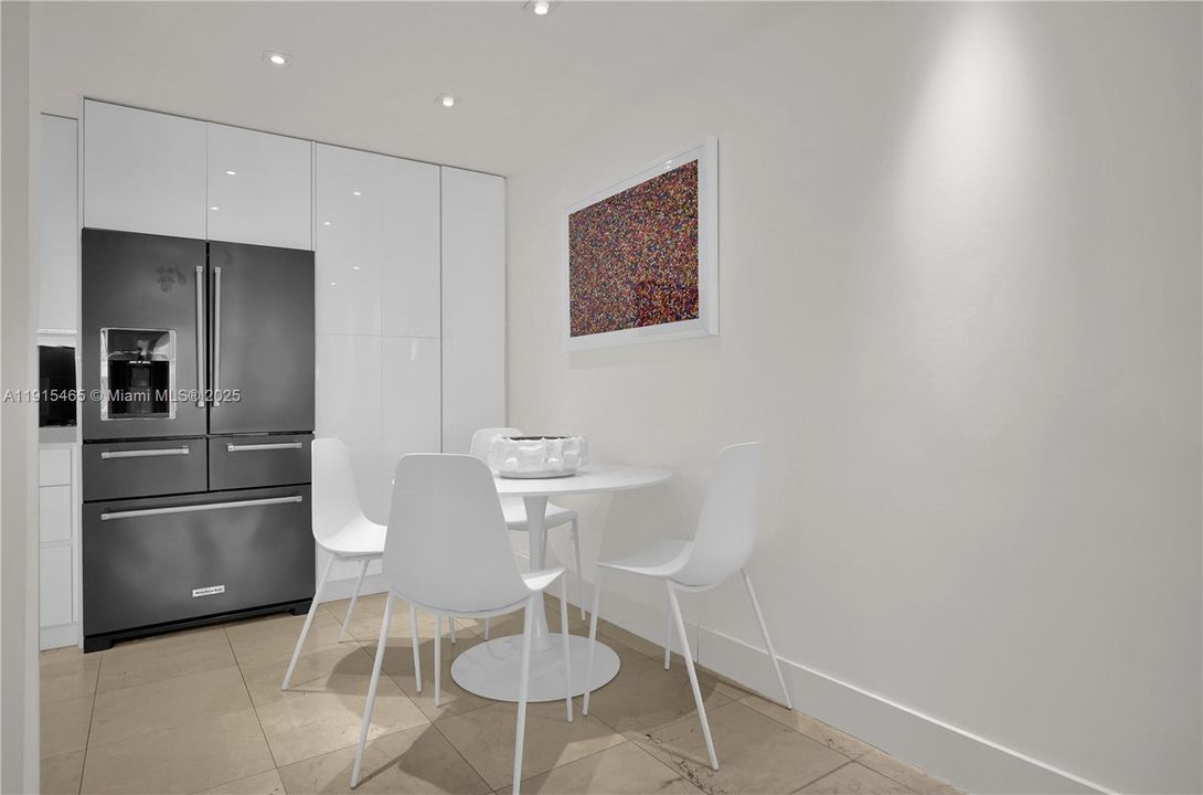Breakfast area in kitchen