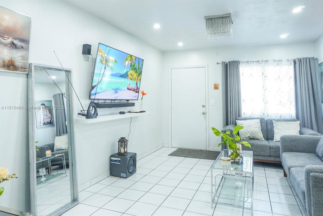 En Venta: $180,000 (1 camas, 1 baños, 715 Pies cuadrados)