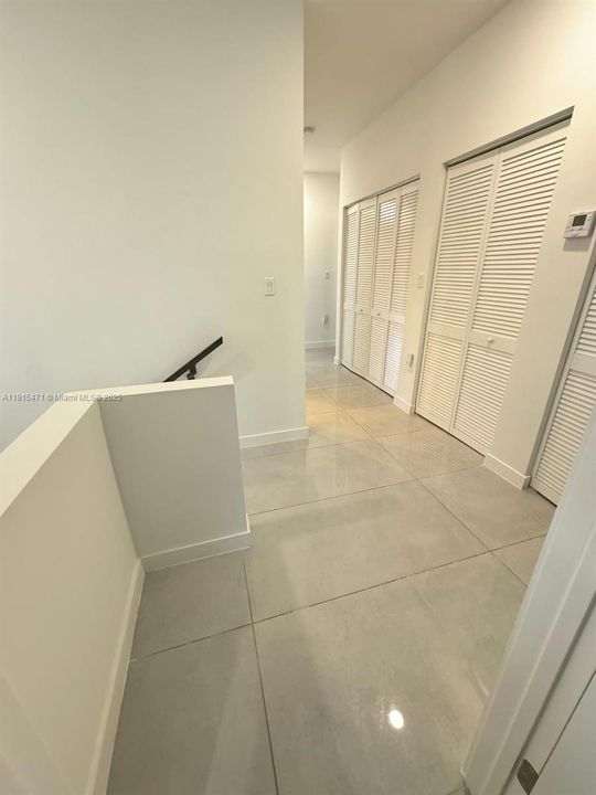 出租: $5,000 (5 贝兹, 3 浴室, 1810 平方英尺)