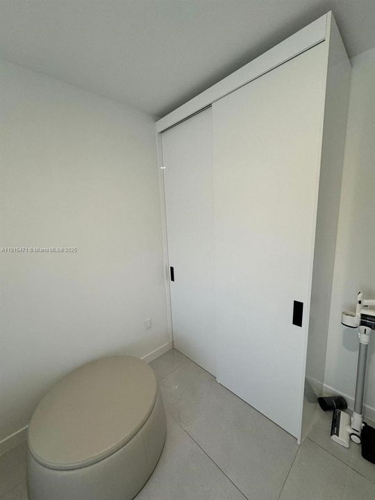 出租: $5,000 (5 贝兹, 3 浴室, 1810 平方英尺)