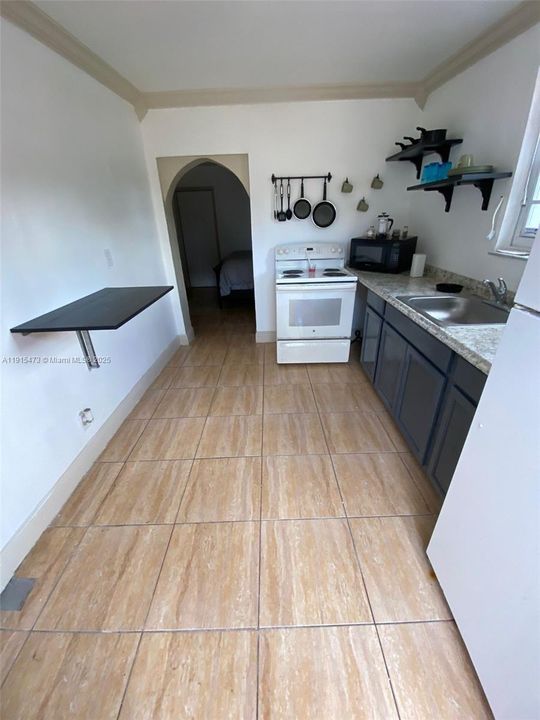 For Rent: $1,200 (1 beds, 1 baths, 1863 Square Feet)