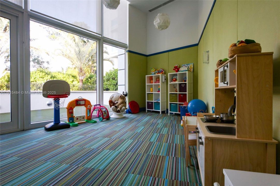 For Rent: $14,400 (2 beds, 2 baths, 2070 Square Feet)