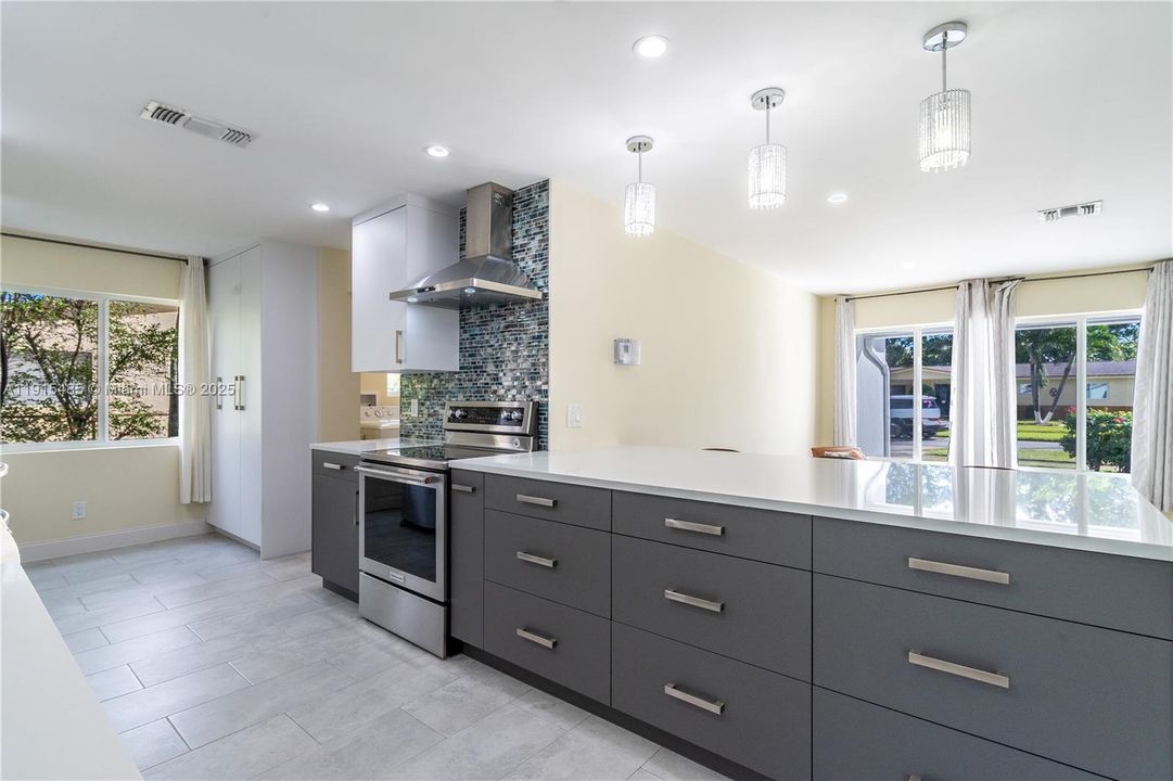 For Sale: $505,000 (4 beds, 2 baths, 1631 Square Feet)