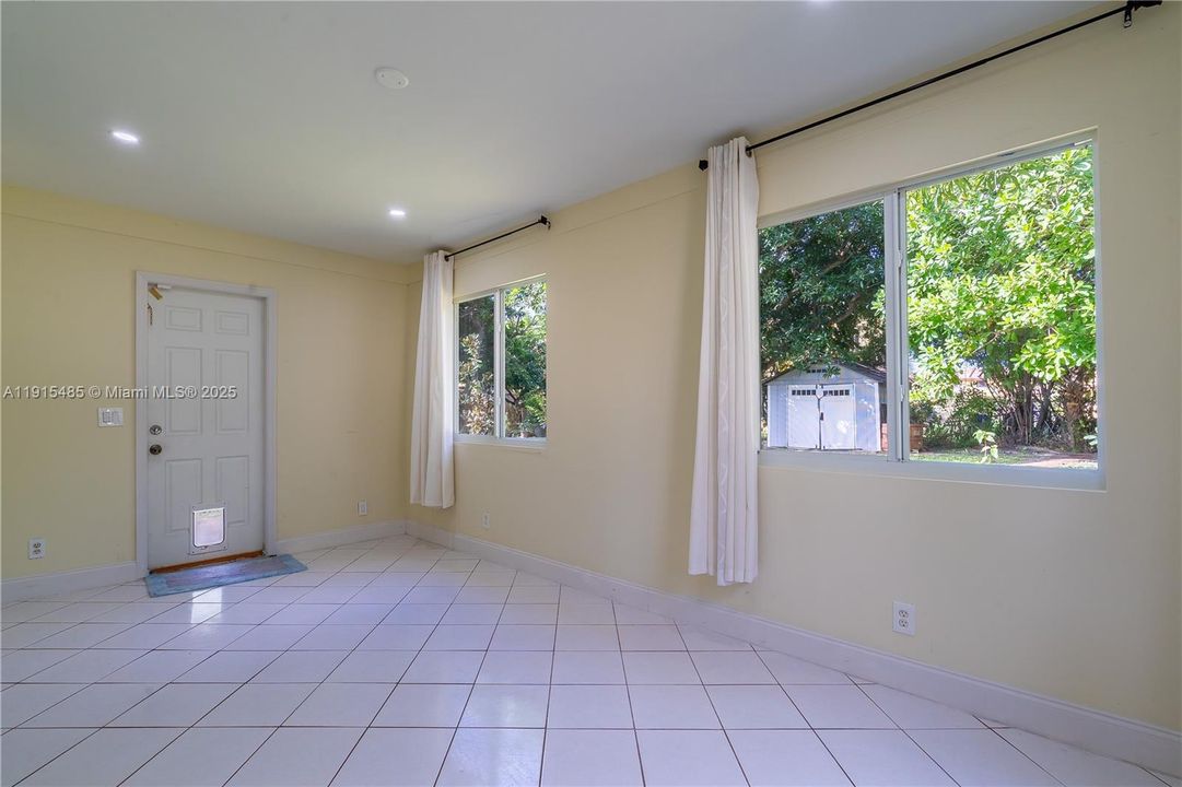 For Sale: $505,000 (4 beds, 2 baths, 1631 Square Feet)