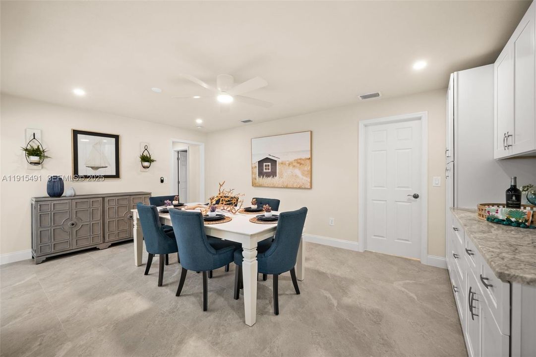 Dining room adjacent to the kitchen