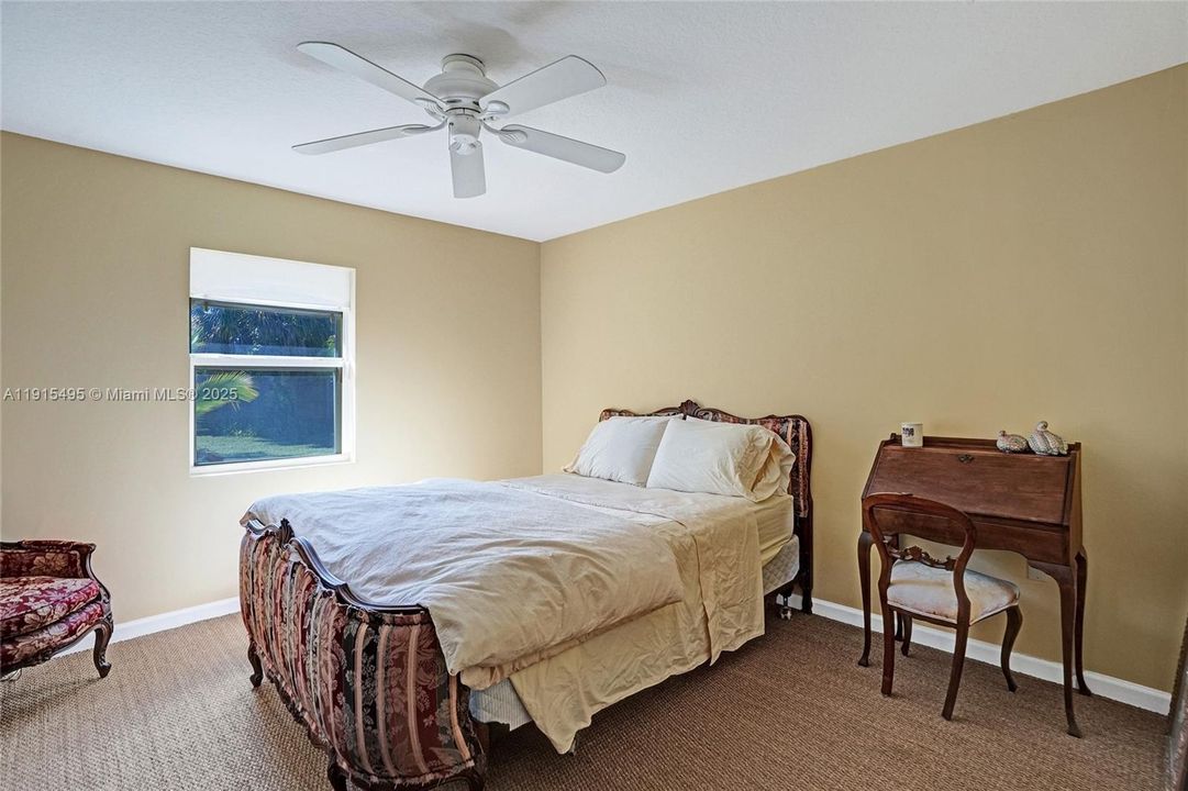 For Sale: $525,000 (3 beds, 2 baths, 1466 Square Feet)