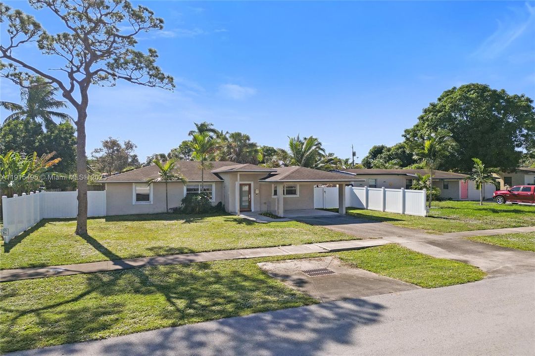 For Sale: $525,000 (3 beds, 2 baths, 1466 Square Feet)