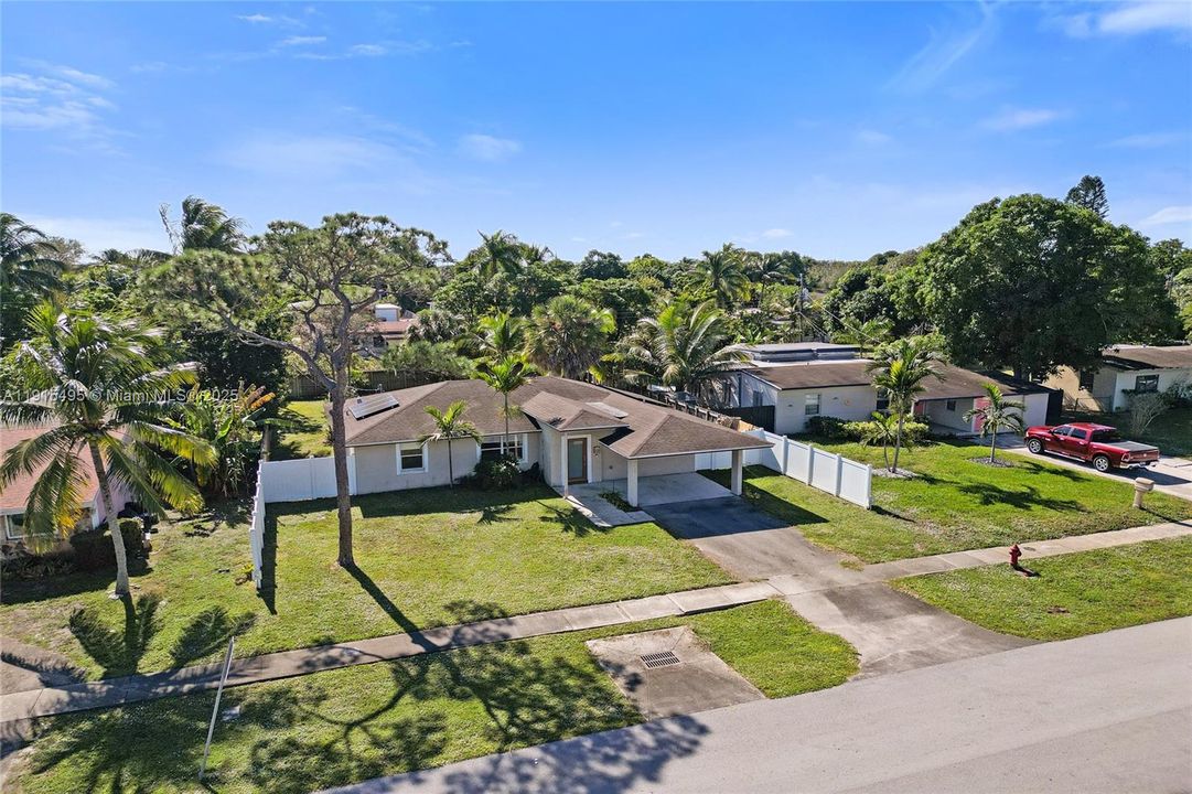 For Sale: $525,000 (3 beds, 2 baths, 1466 Square Feet)