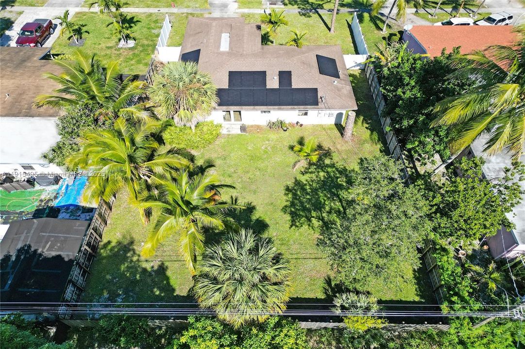 For Sale: $525,000 (3 beds, 2 baths, 1466 Square Feet)