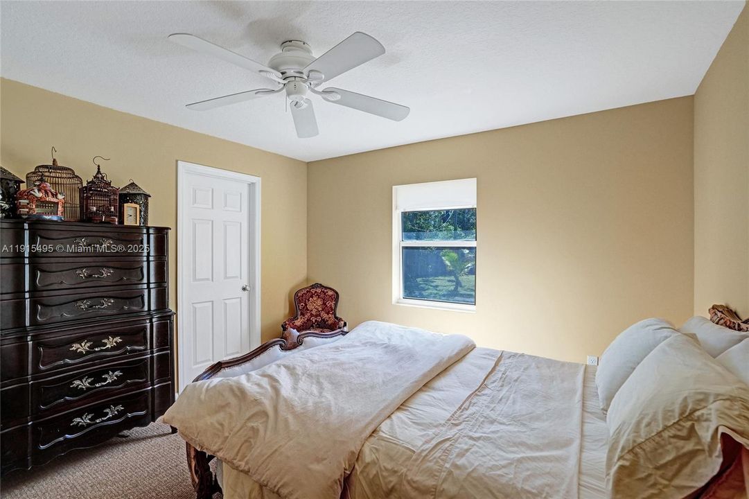 For Sale: $525,000 (3 beds, 2 baths, 1466 Square Feet)