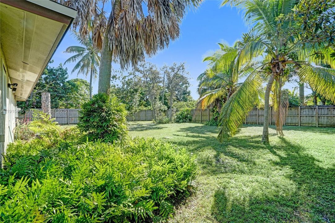 For Sale: $525,000 (3 beds, 2 baths, 1466 Square Feet)