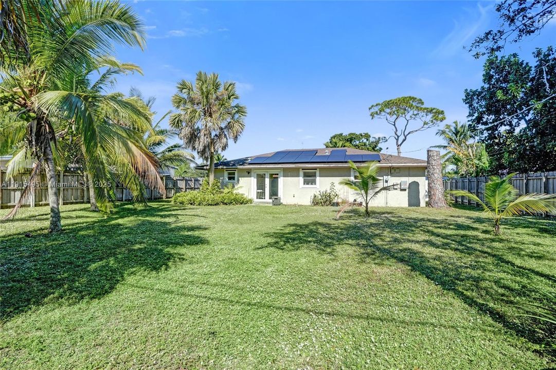 For Sale: $525,000 (3 beds, 2 baths, 1466 Square Feet)