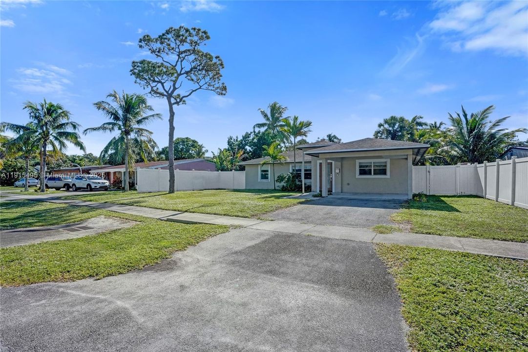 For Sale: $525,000 (3 beds, 2 baths, 1466 Square Feet)