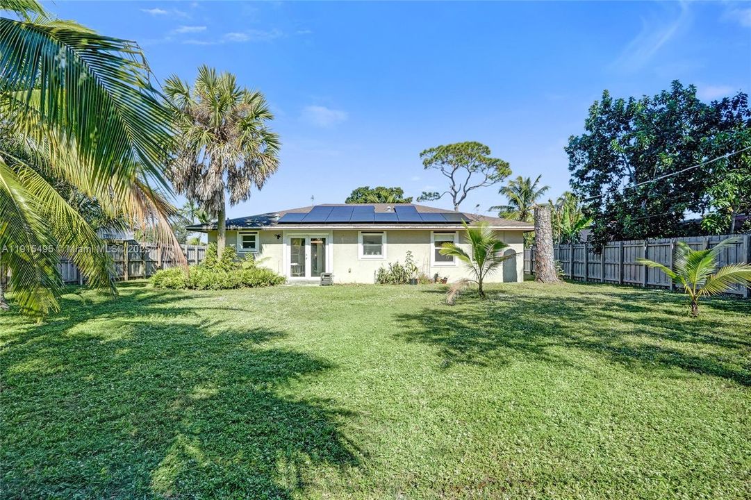 For Sale: $525,000 (3 beds, 2 baths, 1466 Square Feet)