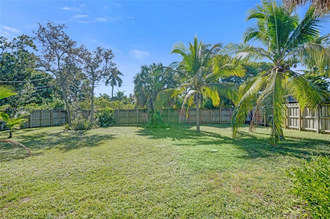 For Sale: $525,000 (3 beds, 2 baths, 1466 Square Feet)