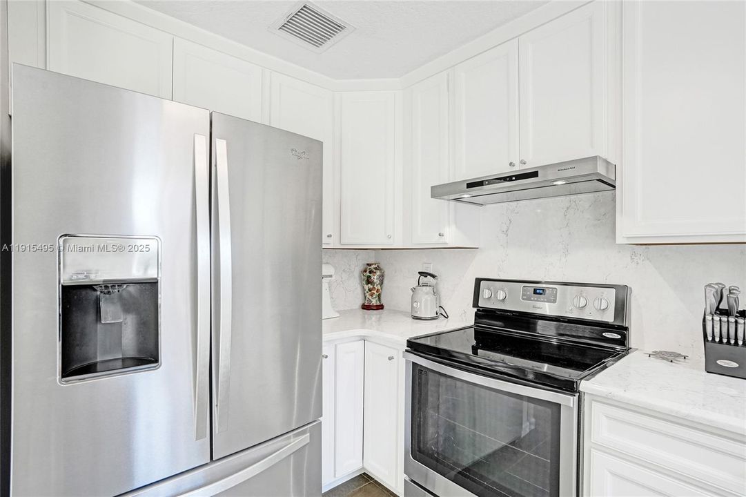 For Sale: $525,000 (3 beds, 2 baths, 1466 Square Feet)