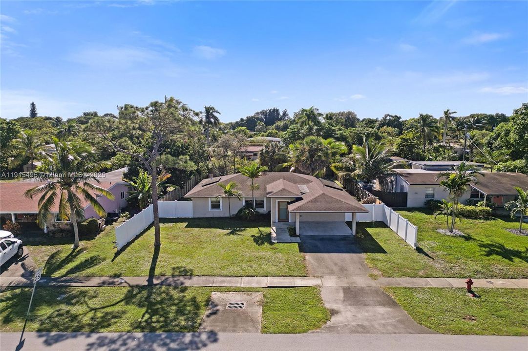 For Sale: $525,000 (3 beds, 2 baths, 1466 Square Feet)