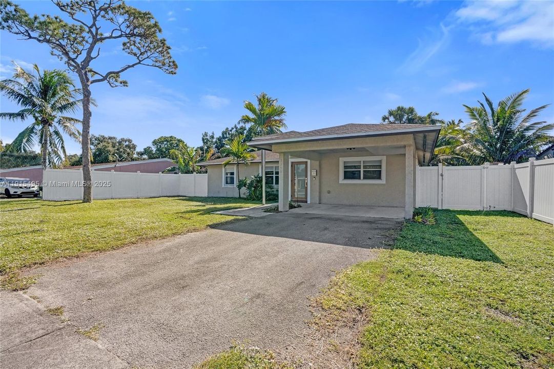 For Sale: $525,000 (3 beds, 2 baths, 1466 Square Feet)