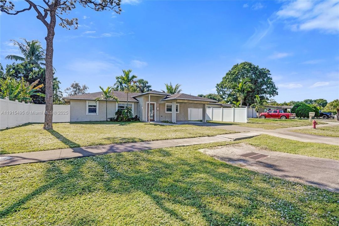 For Sale: $525,000 (3 beds, 2 baths, 1466 Square Feet)